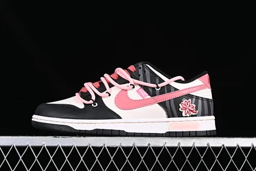 All Categories Nk SB Dunk Series Nk SB Dunk Low Low-top Sneakers Nk Dunk Low Panda Prank-Summer Theme Gesanghua Strawberry Oreo SB Strap Low-top Casual Sneakers CW1590-100